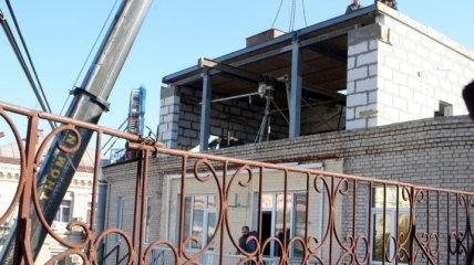 Кличко на крыше проконтролировал демонтаж надстройки на Майдане (Видео)