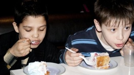Детей -"чернобыльцев" теперь будут кормить местные общины