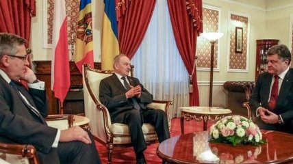 Порошенко получит высшую награду Молдовы