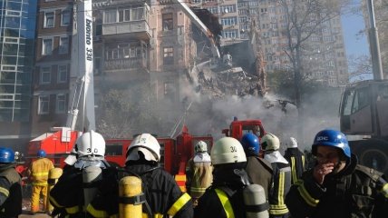 Разрушенный дроном жилой дом в Киеве