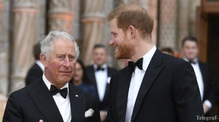 Нигде нет покоя: Принц Чарльз заступился за Меган Маркл и принца Гарри