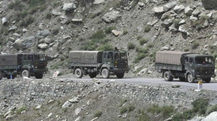 Эскалация конфликта в Гималаях: Китай обвинил армию Индии во "вторжении"