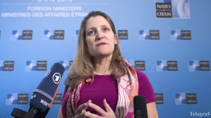 Фриланд призвала Мадуро "мирно прекратить кризис" в Венесуэле и уйти в отставку