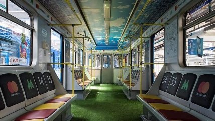 В киевском метро будет ездить вагон-стадион