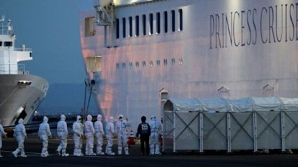 Украинца, заразившегося коронавирусом на лайнере, доставили в японскую больницу
