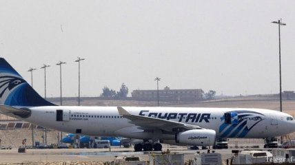 Самолет EgyptAir, следовавший в Каир, пропал с экранов радаров