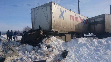 В Харьковской области "поезд" разорвал грузовик на части 