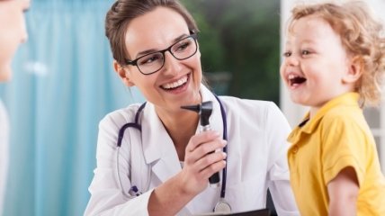 Страшный доктор: что делать, если ребенок боится врача