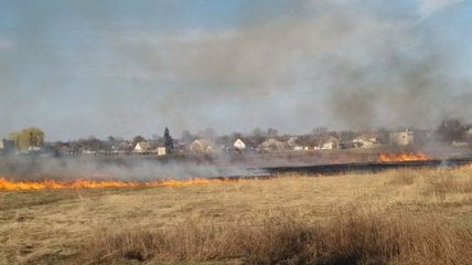 На Харьковщине масштабный пожар: горят дома, есть жертва