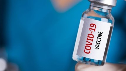 Инфекционист рассказала о побочных действиях вакцины от коронавируса у людей с филлерами