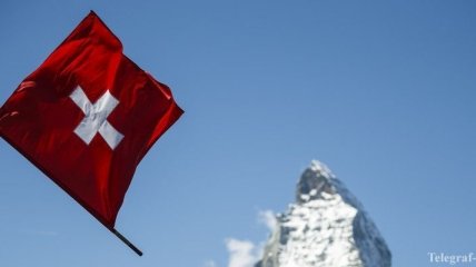 В Швейцарии могут ежемесячно выплачивать всем гражданам по 2 тысячи евро
