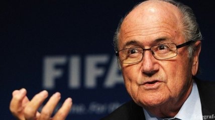 Президент ФИФА принес извинения Криштиану Роналду