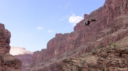 Крушение вертолета возле Большого каньона, погибли 3 человека