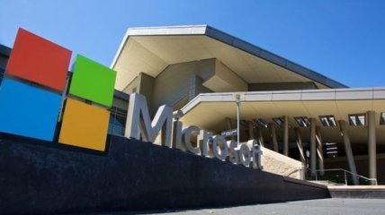 Доходы Microsoft резко упали