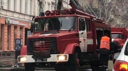 В центре Одессы в жилом доме произошел пожар и взрыв