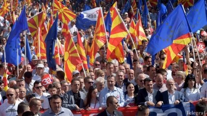 Тысячи македонцев вышли на митинг в поддержку смены названия страны