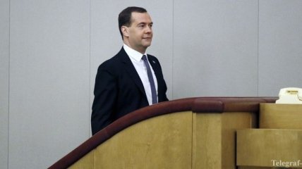 Медведев поручил подготовить решение по оказанию гумпомощи Донбассу