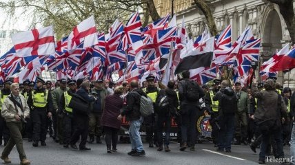 В Лондоне прошел марш против терроризма, задержаны 14 человек