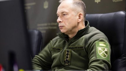 Александр Сырский поздравил украинцев с Днем волонтера