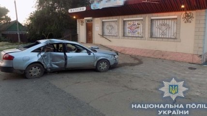 На Одесчине иномарка протаранила магазин, погиб человек