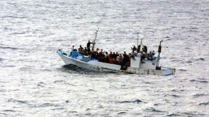 Италия отказала в швартовке спасательному катеру с 60 мигрантами на борту 