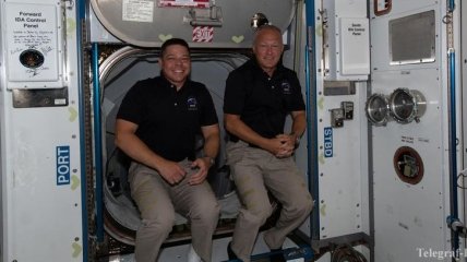 Астронавты SpaceX возвращаются на Землю: прямая онлайн-трансляция (Видео)
