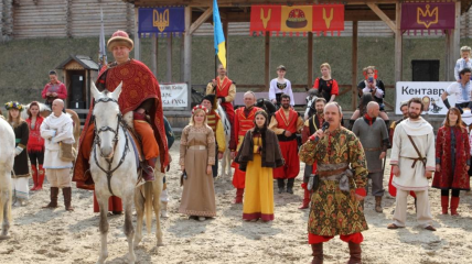 «Парк Киевская Русь» приглашает на фестиваль «Кентавры»: конное шоу и множество развлечений для всей семьи