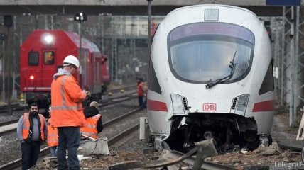 В Германии поезд столкнулся с фурой: пострадали 12 человек