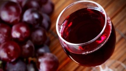 Красное вино полезно при сидячем образе жизни