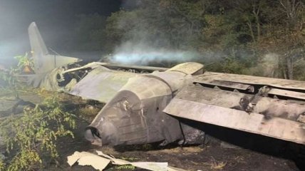 Пилоты по ошибке садились на дорогу: озвучена новая версия о причинах катастрофы Ан-26 в Чугуеве