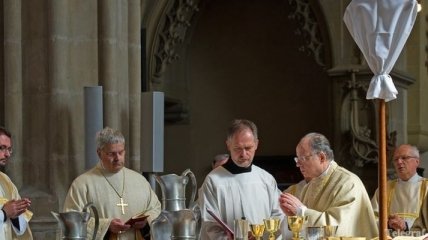 Шотландские епископы призвали противостоять однополым бракам