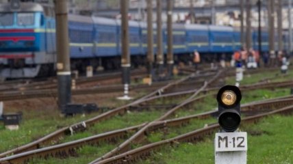 В Луганской области взорвали участок пути: движение поездов изменено