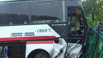 На Закарпатье перевернулся автобус, в котором было 32 пассажира