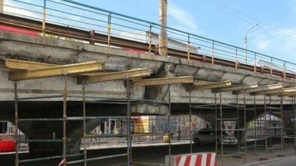 Шулявский путепровод закрывают на ремонт: схема объездов и новые маршруты