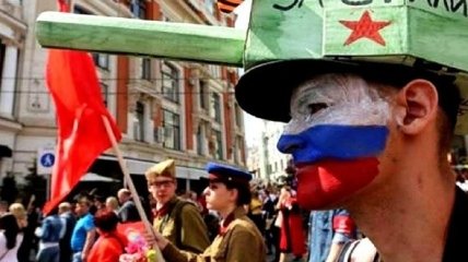 Росіяни очікували побачити на екрані святкові передачі до 9 травня