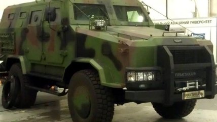 Армия приняла на вооружение новый броневик (Видео)