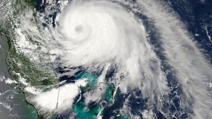 NASA показало как образуются сильнейшие ураганы