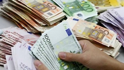 Курс валют он НБУ: Доллар и евро подешевели