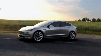 В Сан-Хосе представили прототип Tesla Model 3
