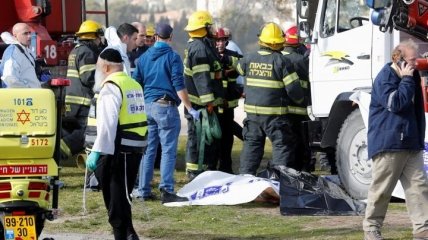 Теракт в Иерусалиме: грузовик врезался в пешеходов
