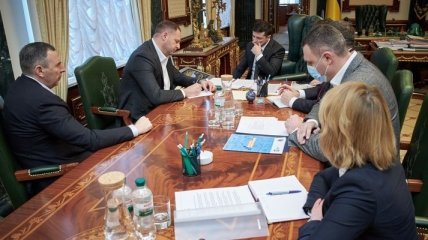 Ситуация с COVID-19: Зеленский провел совещание с мэрами городов и председателями ОГА