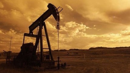 Нефть снова занимает позиции: стоимость "черного золота" растет
