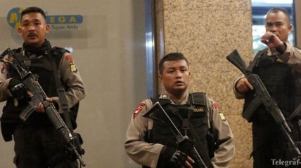 В Индонезии задержали трех человек, подозреваемых в терактах