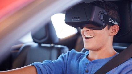Компания Toyota научит водить с помощью виртуальной реальности