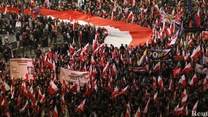 В Варшаве начался антифашистский марш