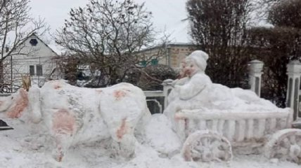 Житель Черкасчины поразил украинцев снежной скульптурой (фото)