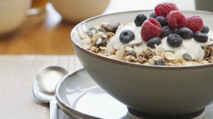 Те, кто постоянно завтракает, весят меньше
