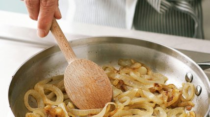 Нужно просто добавить немного соды в правильный момент