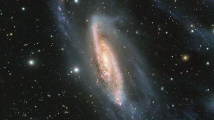 Появился уникальный снимок галактики из созвездия Чаши