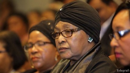 Умерла бывшая жена легендарного Нельсона Манделы 